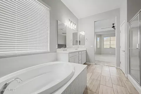 Entry Way - 3161 E Bloomfield Pkwy, Gilbert, AZ 85296 photo 5 of 7