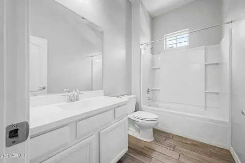 Bath - 3161 E Bloomfield Pkwy, Gilbert, AZ 85296 photo 1 of 2