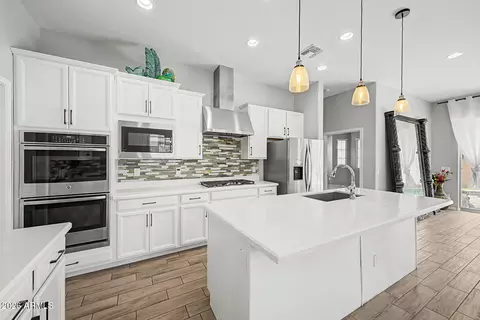 Kitchen - 3161 E Bloomfield Pkwy, Gilbert, AZ 85296 photo 1 of 3