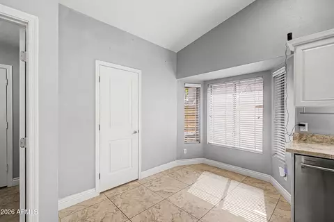 Entry Way - 608 E Appaloosa Rd, Gilbert, AZ 85296 photo 3 of 5