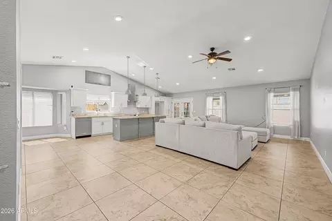 Entry Way - 608 E Appaloosa Rd, Gilbert, AZ 85296 photo 2 of 5