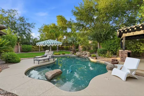 Exterior - 4432 E Arbor Dr, Gilbert, AZ 85298 photo 6 of 8