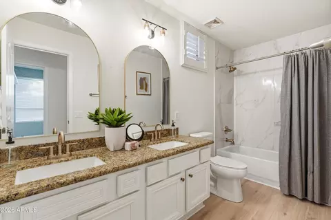 Bath - 4432 E Arbor Dr, Gilbert, AZ 85298 photo 3 of 4