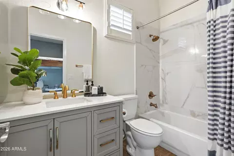 Bath - 4432 E Arbor Dr, Gilbert, AZ 85298 photo 4 of 4