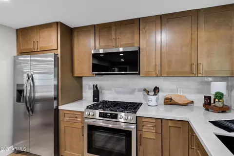 Kitchen - 14237 N 38th Pl, Phoenix, AZ 85032 photo 3 of 5