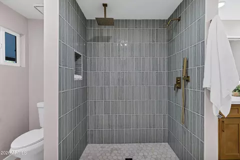 Bath - 14237 N 38th Pl, Phoenix, AZ 85032 photo 5 of 5