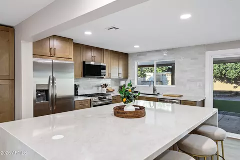 Kitchen - 14237 N 38th Pl, Phoenix, AZ 85032 photo 2 of 5