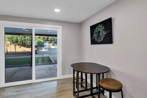 Dining - 14237 N 38th Pl, Phoenix, AZ 85032 photo 3 of 3