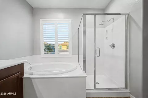 Bath - 3017 E Bloomfield Pkwy, Gilbert, AZ 85296 photo 2 of 5