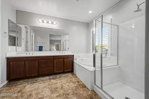 Bath - 3017 E Bloomfield Pkwy, Gilbert, AZ 85296 photo 1 of 5