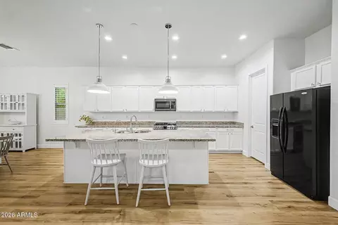 Kitchen - 3017 E Bloomfield Pkwy, Gilbert, AZ 85296 photo 2 of 3
