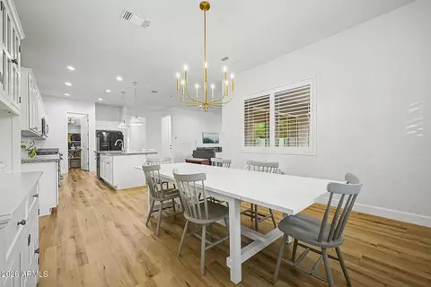 Dining - 3017 E Bloomfield Pkwy, Gilbert, AZ 85296 photo 4 of 4