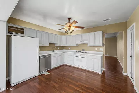 Kitchen - 4355 E Hubbell St, Phoenix, AZ 85008 photo 2 of 3