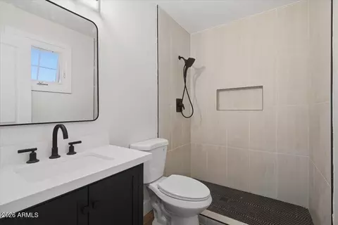 Bath - 1506 E Broadmor Dr, Tempe, AZ 85282 photo 2 of 2