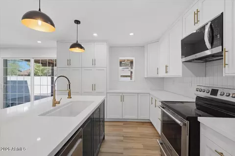 Kitchen - 1506 E Broadmor Dr, Tempe, AZ 85282 photo 2 of 4