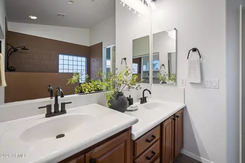 Bath - 3377 E Mayberry Ave, Gilbert, AZ 85297 photo 5 of 7