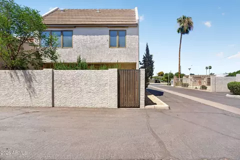Exterior - 821 E Redondo Dr, Tempe, AZ 85282 photo 4 of 8