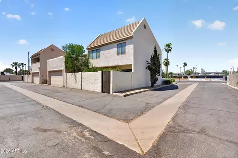 Exterior - 821 E Redondo Dr, Tempe, AZ 85282 photo 6 of 8