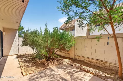 Exterior - 821 E Redondo Dr, Tempe, AZ 85282 photo 3 of 8