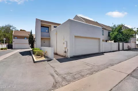 Exterior - 821 E Redondo Dr, Tempe, AZ 85282 photo 5 of 8