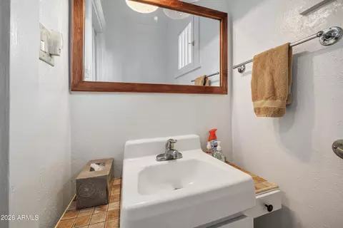 Bath - 516 Ruppe Ave, Bisbee, AZ 85603 photo 1 of 3