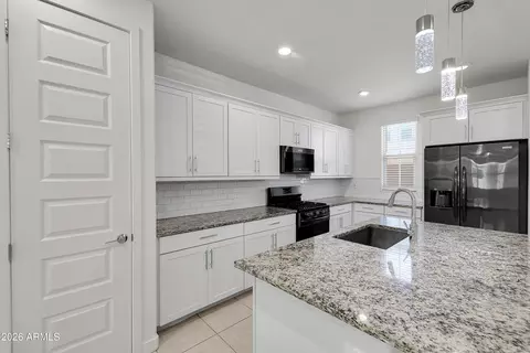 Kitchen - 683 N Abalone Dr, Gilbert, AZ 85233 photo 3 of 4