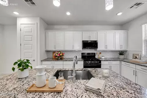 Kitchen - 683 N Abalone Dr, Gilbert, AZ 85233 photo 2 of 4