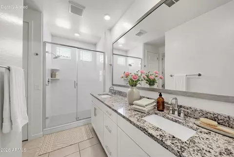 Bath - 683 N Abalone Dr, Gilbert, AZ 85233 photo 2 of 2