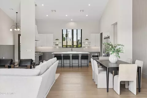 Dining - 4010 E Hazelwood St, Phoenix, AZ 85018 photo 1 of 2