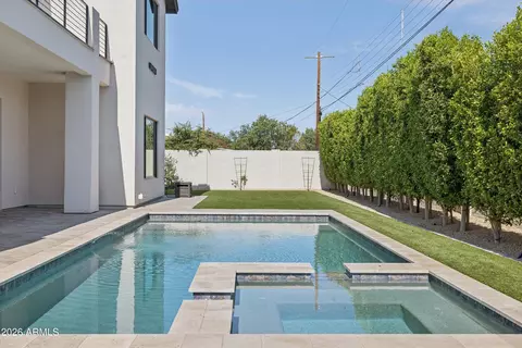 Exterior - 4010 E Hazelwood St, Phoenix, AZ 85018 photo 3 of 5