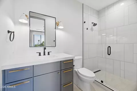 Bath - 4010 E Hazelwood St, Phoenix, AZ 85018 photo 7 of 7