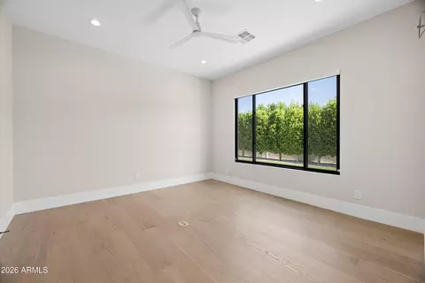 Bedroom - 4010 E Hazelwood St, Phoenix, AZ 85018 photo 2 of 6