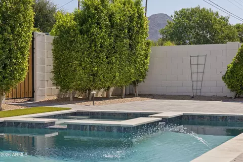 Exterior - 4010 E Hazelwood St, Phoenix, AZ 85018 photo 4 of 5