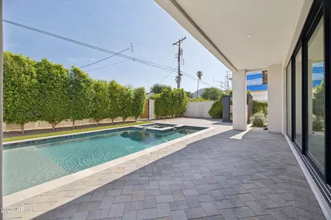 Exterior - 4010 E Hazelwood St, Phoenix, AZ 85018 photo 2 of 5