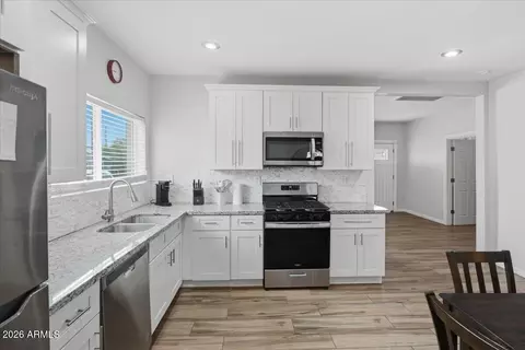 Kitchen - 1514 E Fillmore St, Phoenix, AZ 85006 photo 2 of 3