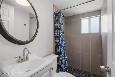 Bath - 1514 E Fillmore St, Phoenix, AZ 85006 photo 1 of 2