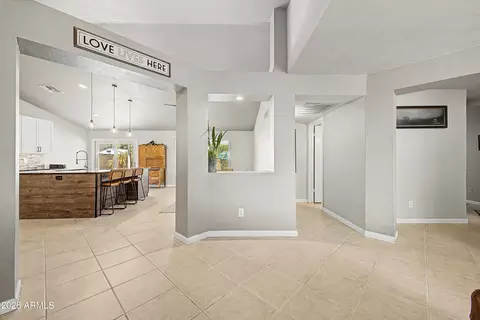 5620 W Frye Rd, Chandler, AZ 85226