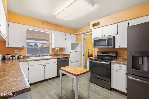 Kitchen - 4733 E Florian Cir, Mesa, AZ 85206 photo 1 of 3