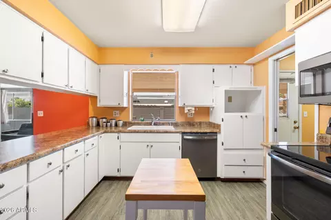 Kitchen - 4733 E Florian Cir, Mesa, AZ 85206 photo 2 of 3