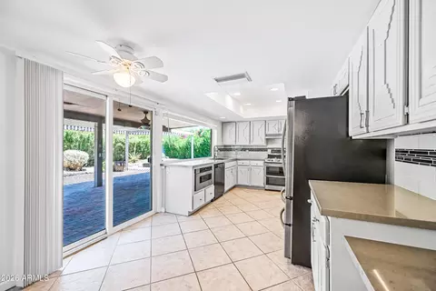 Kitchen - 324 W Willow Ave, Phoenix, AZ 85029 photo 1 of 6