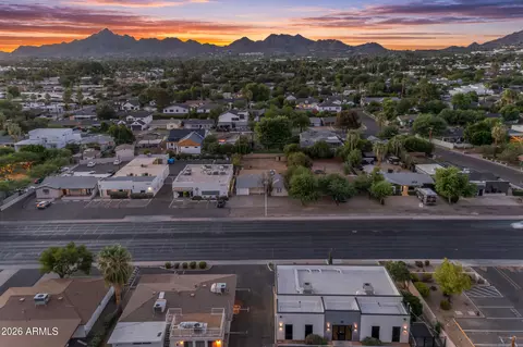 View/Area - 3834 E Indian School Rd, Phoenix, AZ 85018 photo 1 of 8