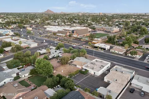 View/Area - 3834 E Indian School Rd, Phoenix, AZ 85018 photo 8 of 8