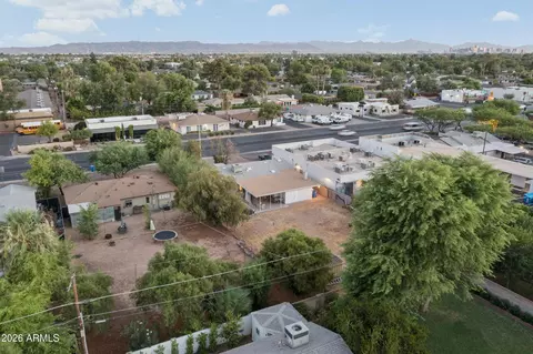 View/Area - 3834 E Indian School Rd, Phoenix, AZ 85018 photo 5 of 8
