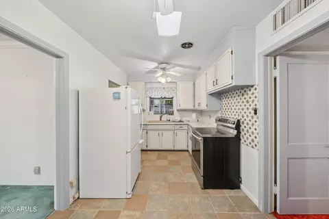 Kitchen - 3834 E Indian School Rd, Phoenix, AZ 85018 photo 1 of 1