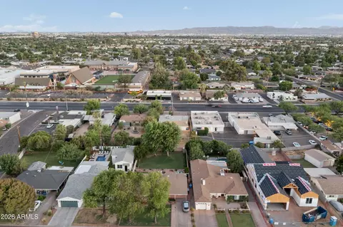 View/Area - 3834 E Indian School Rd, Phoenix, AZ 85018 photo 7 of 8