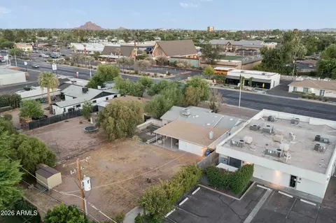 View/Area - 3834 E Indian School Rd, Phoenix, AZ 85018 photo 6 of 8