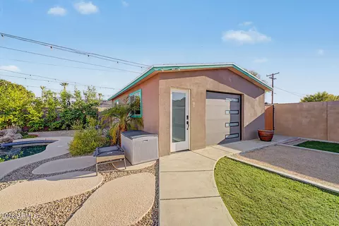 Exterior - 1001 E Belmont Ave, Phoenix, AZ 85020 photo 4 of 10