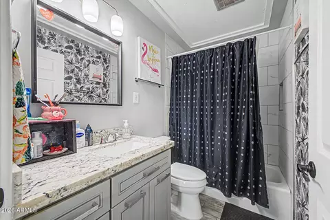Bath - 1001 E Belmont Ave, Phoenix, AZ 85020 photo 3 of 4