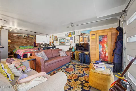 Living - 1001 E Belmont Ave, Phoenix, AZ 85020 photo 6 of 6