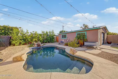 Exterior - 1001 E Belmont Ave, Phoenix, AZ 85020 photo 5 of 10